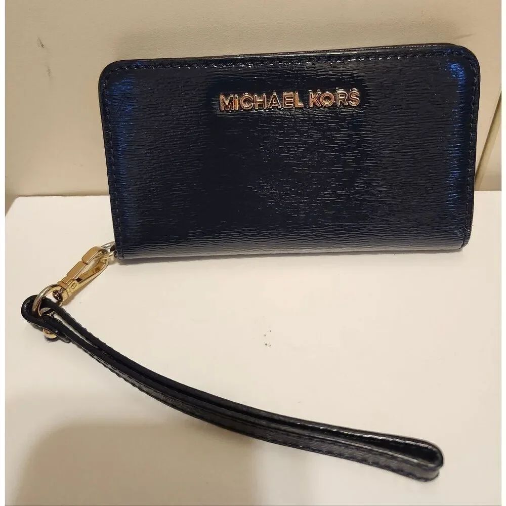 Michael Kors "Jet Set Travel" Navy Saffiano Leather Wallet/Wristlet Ret.$158